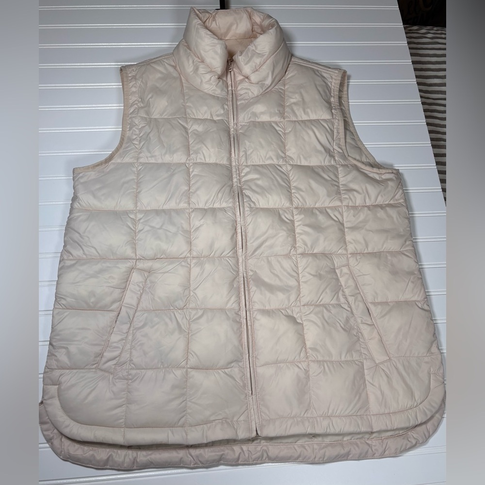 GAP Recycled Lightweight Quilted Puffer Vest - Pale Pink - Women's XL